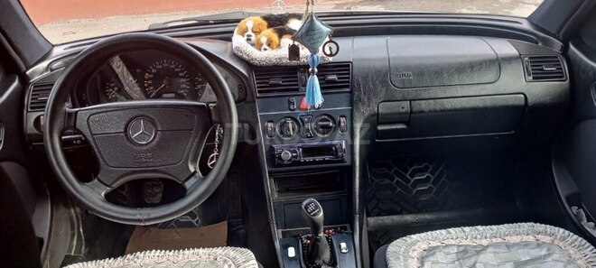 Mercedes C 180 1998, 255,000 km - 1.8 l - Quba