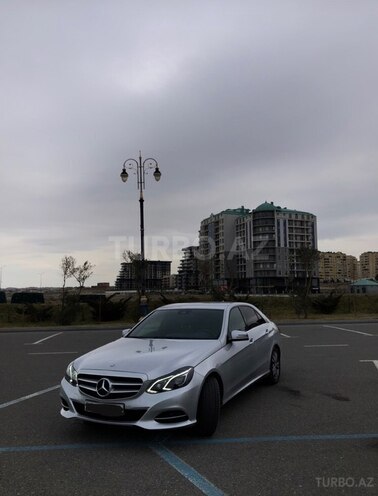 Mercedes E 200 2013, 177,600 km - 2.0 l - Sumqayıt