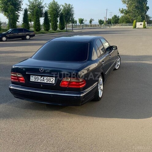 Mercedes E 270 2001, 439,852 km - 2.7 l - Beyləqan