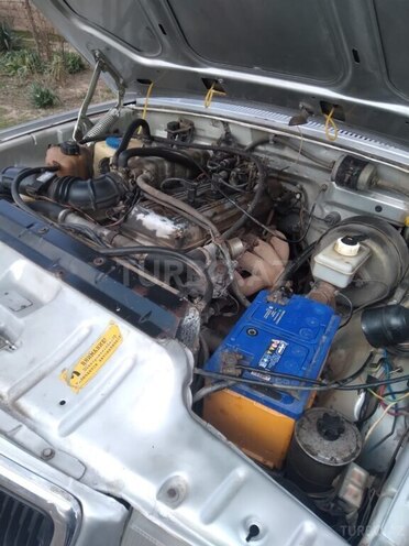 GAZ 3110 2003, 200,000 km - 2.4 л - Saatlı