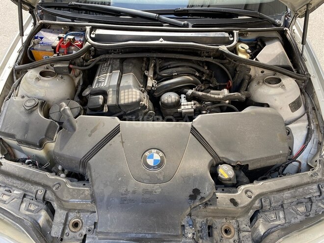 BMW 318 2001, 330,000 km - 2.0 l - Bakı