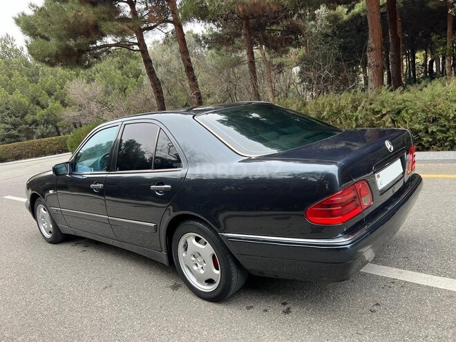 Mercedes E 220 1999, 280,000 km - 2.2 l - Bakı