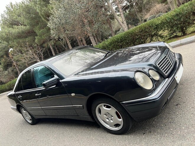 Mercedes E 220 1999, 280,000 km - 2.2 l - Bakı