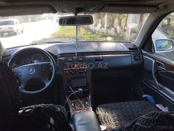 Mercedes E 220 2000, 241,000 km - 2.2 л - Masallı