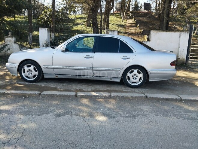 Mercedes E 220 2000, 241,000 km - 2.2 л - Masallı