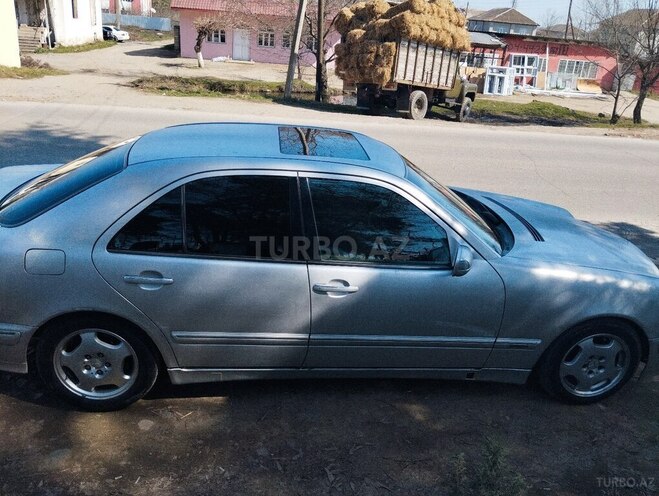 Mercedes E 220 2000, 241,000 km - 2.2 л - Masallı
