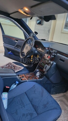 Mercedes E 200 1998, 245,000 km - 2.0 l - Bakı