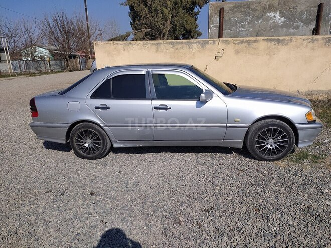 Mercedes C 200 2000, 435,000 km - 2.0 l - İmişli