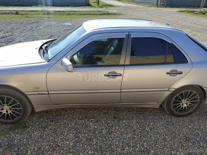 Mercedes C 200 2000, 435,000 km - 2.0 l - İmişli