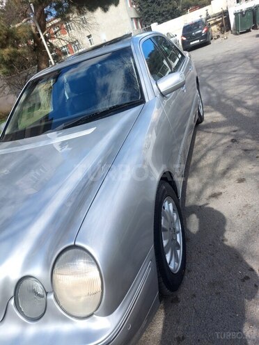 Mercedes E 240 2002, 280,500 km - 2.4 l - Bakı