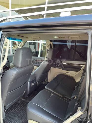 Mitsubishi Pajero 2011, 140,500 km - 3.5 l - Bakı