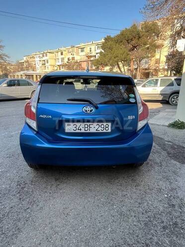Toyota Prius C 2015, 105,000 km - 1.5 л - Bakı