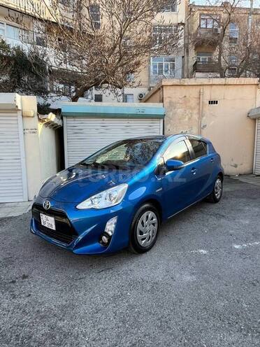 Toyota Prius C 2015, 105,000 km - 1.5 л - Bakı