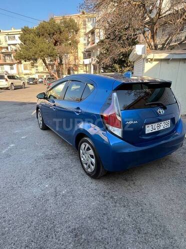Toyota Prius C 2015, 105,000 km - 1.5 л - Bakı
