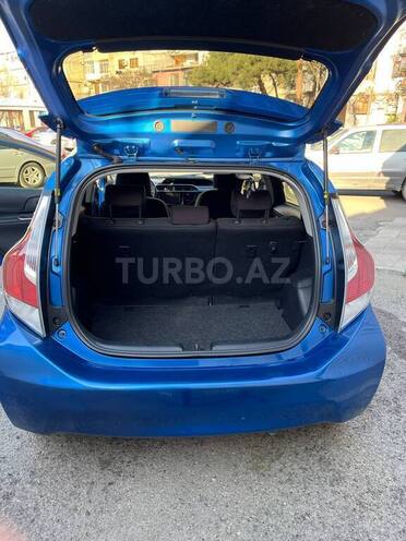 Toyota Prius C 2015, 105,000 km - 1.5 л - Bakı