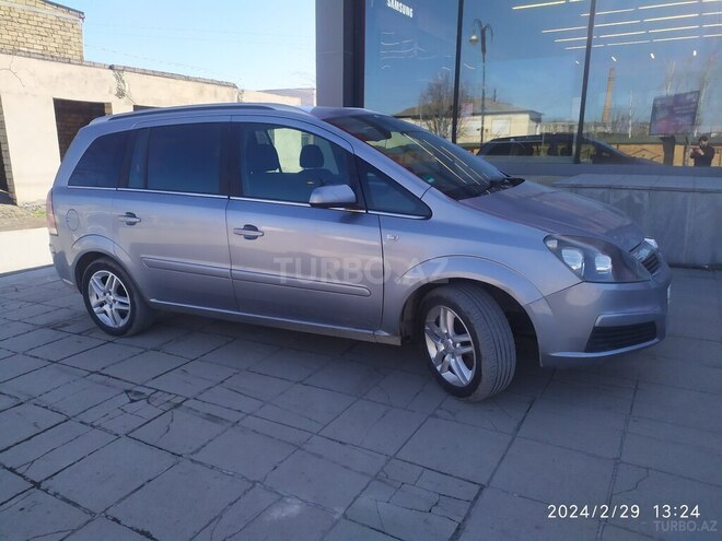 Opel Zafira 2006, 324,000 km - 1.8 л - Quba