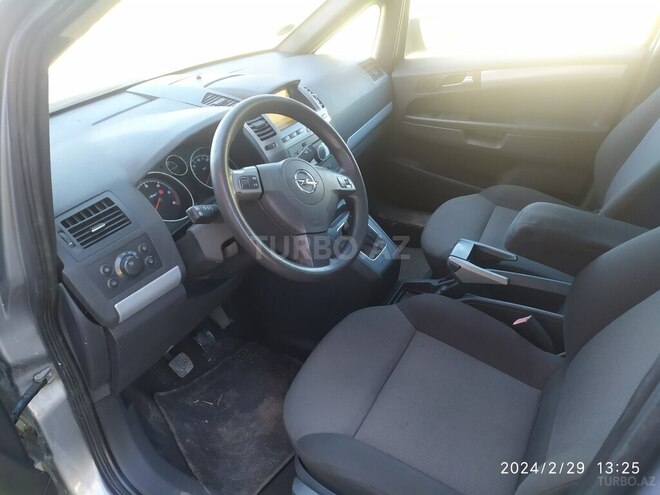 Opel Zafira 2006, 324,000 km - 1.8 л - Quba