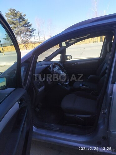 Opel Zafira 2006, 324,000 km - 1.8 л - Quba
