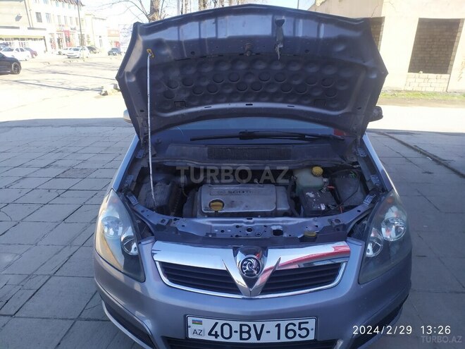 Opel Zafira 2006, 324,000 km - 1.8 л - Quba