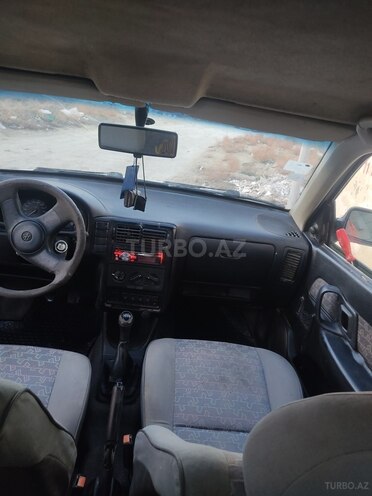 Volkswagen Polo 1995, 251,684 km - 1.6 l - Bakı