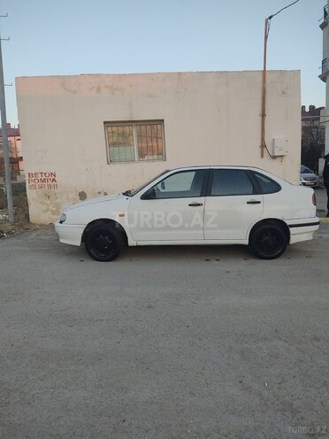 Volkswagen Polo 1995, 251,684 km - 1.6 l - Bakı