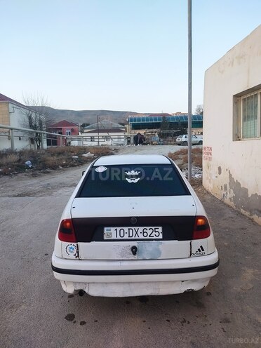Volkswagen Polo 1995, 251,684 km - 1.6 l - Bakı