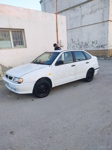 Volkswagen Polo 1995, 251,684 km - 1.6 l - Bakı
