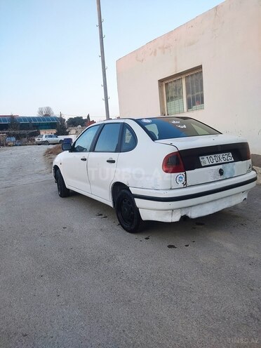 Volkswagen Polo 1995, 251,684 km - 1.6 l - Bakı