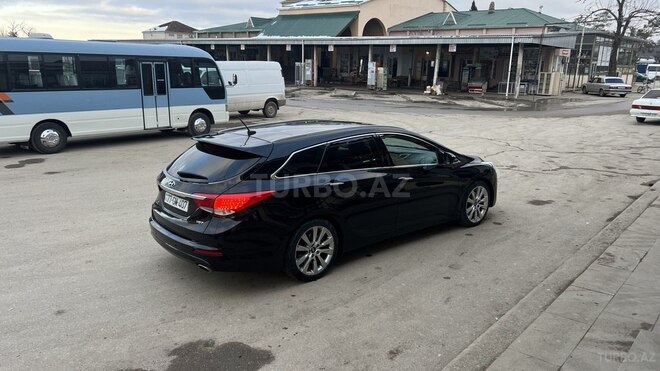 Hyundai i40 2011, 21,000 km - 1.7 l - Quba