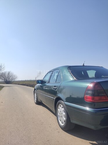 Mercedes C 240 1998, 246,000 km - 2.4 l - Biləsuvar