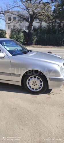 Mercedes E 240 1999, 241,560 km - 2.4 l - Xudat