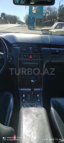 Mercedes E 240 1999, 241,560 km - 2.4 l - Xudat
