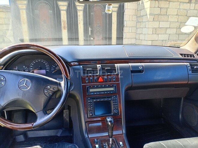 Mercedes E 240 1999, 241,560 km - 2.4 l - Xudat