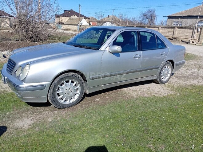 Mercedes E 240 1999, 241,560 km - 2.4 l - Xudat