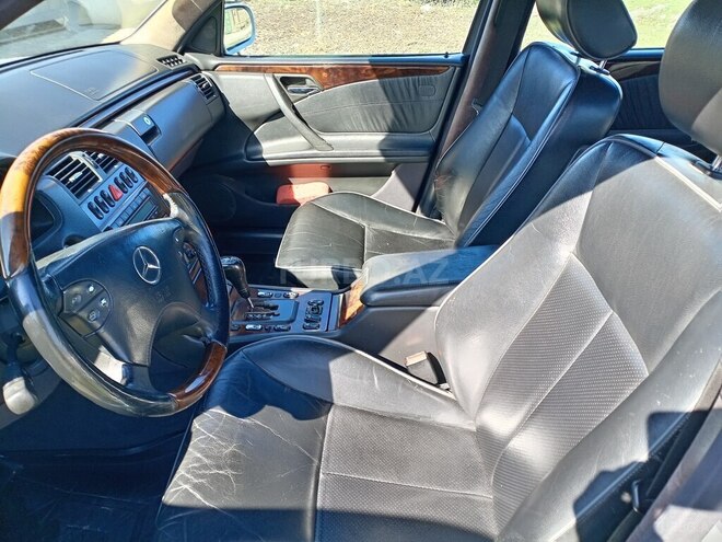 Mercedes E 240 1999, 241,560 km - 2.4 l - Xudat