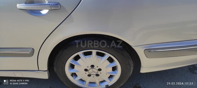 Mercedes E 240 1999, 241,560 km - 2.4 l - Xudat