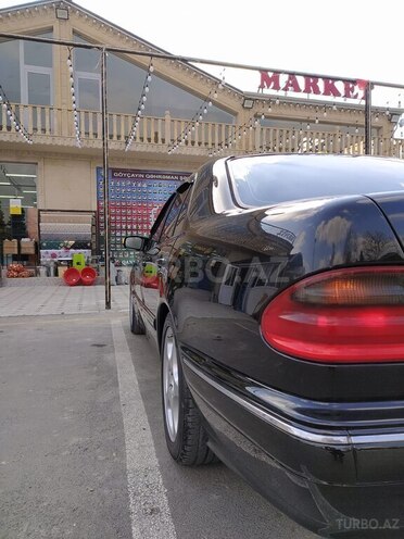 Mercedes E 270 2000, 321,000 km - 2.7 л - Göyçay