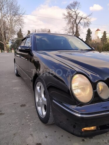 Mercedes E 270 2000, 321,000 km - 2.7 л - Göyçay