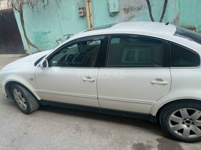 Volkswagen Passat 2003, 22,000 km - 2.0 l - Bakı