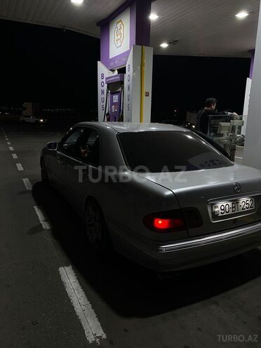 Mercedes E 320 2000, 300,000 km - 3.2 l - Bakı