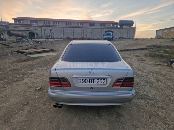 Mercedes E 320 2000, 300,000 km - 3.2 l - Bakı