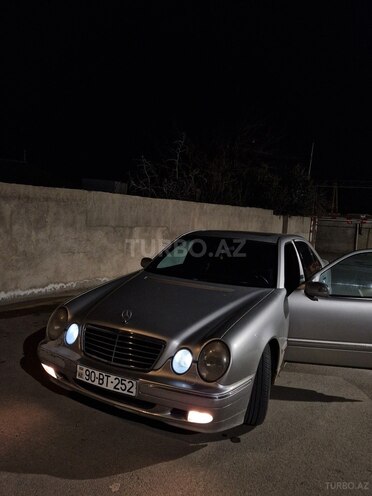 Mercedes E 320 2000, 300,000 km - 3.2 l - Bakı