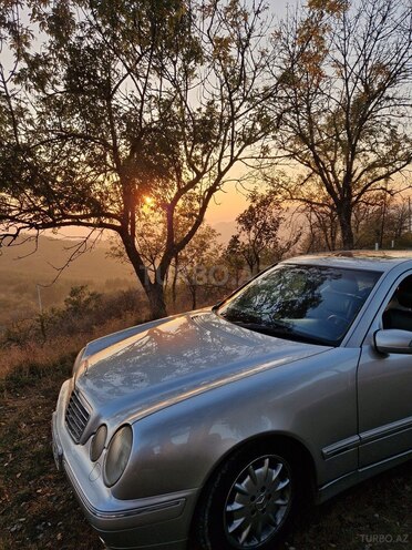 Mercedes E 320 2000, 300,000 km - 3.2 l - Bakı