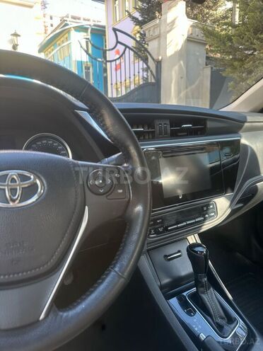 Toyota Corolla 2018, 96,000 km - 1.8 л - Bakı