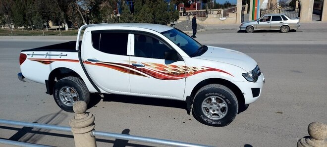 Mitsubishi L200 2009, 360,270 km - 2.5 l - Şabran