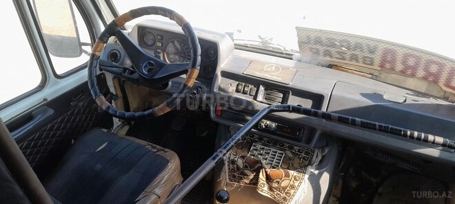 Mercedes 208 D 1994, 450,000 km - 2.3 l - Salyan
