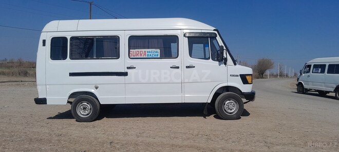 Mercedes 208 D 1994, 450,000 km - 2.3 l - Salyan