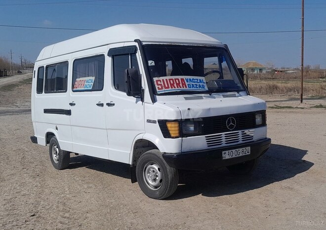 Mercedes 208 D 1994, 450,000 km - 2.3 l - Salyan