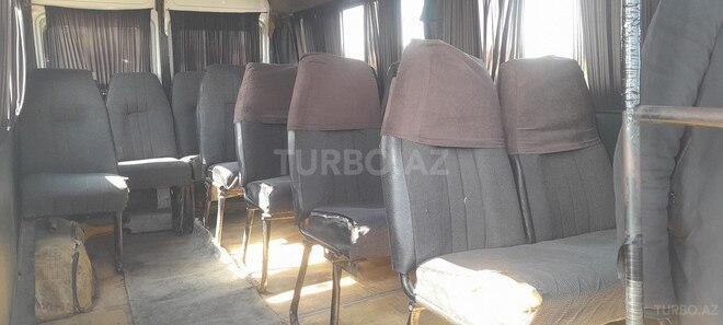 Mercedes 208 D 1994, 450,000 km - 2.3 l - Salyan