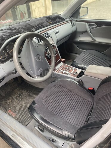 Mercedes E 240 1999, 148,800 km - 2.4 l - Şəmkir